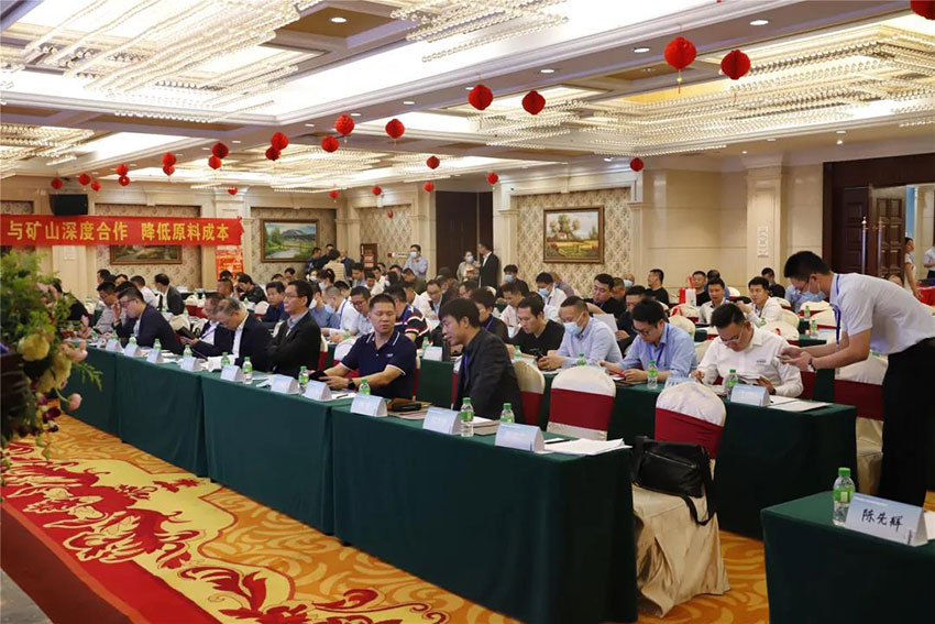 廣東陶瓷協(xié)會(huì)陶瓷原料專(zhuān)委會(huì)成立,萬(wàn)達(dá)業(yè)任副會(huì)長(zhǎng)單位